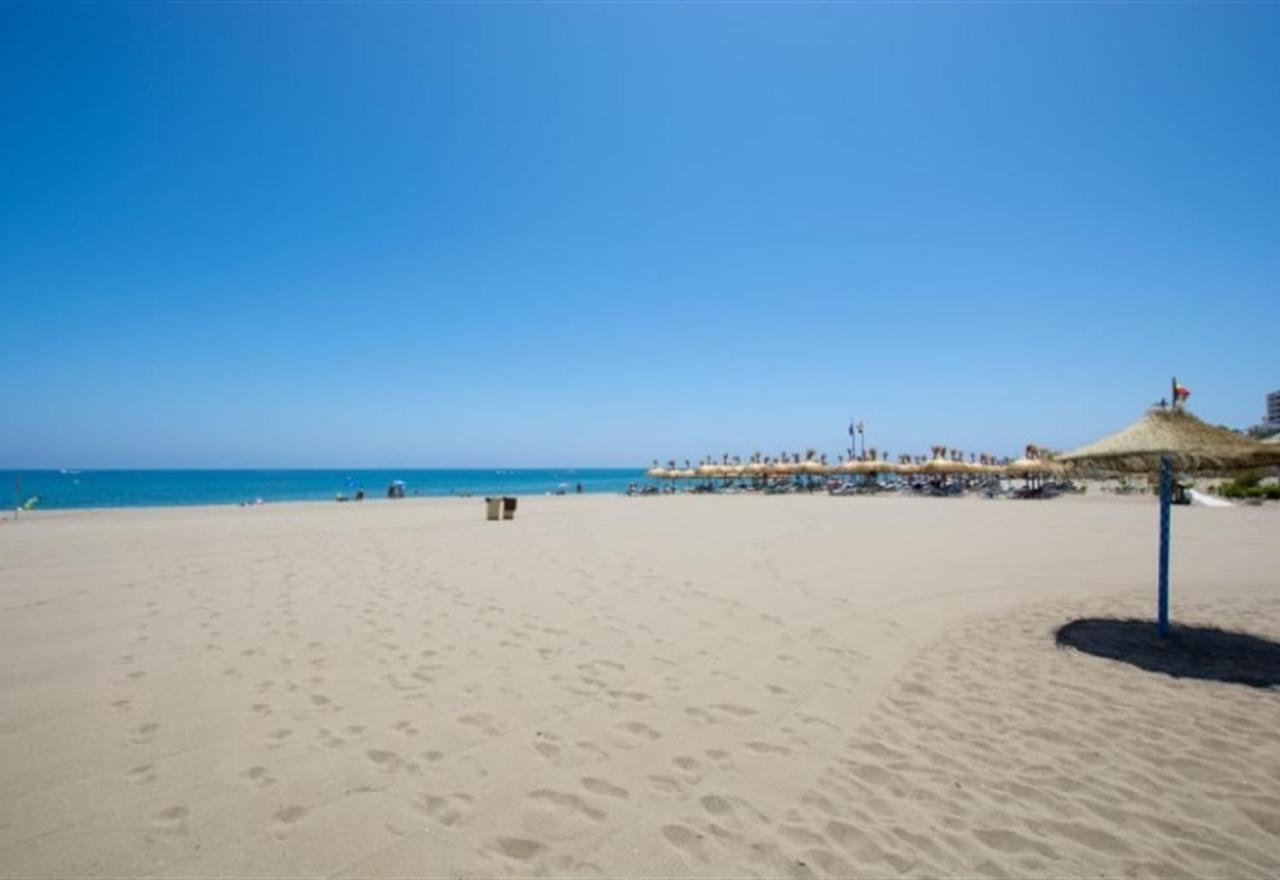 Beach Apartment Montemarcarihuela ตอร์เรโมลิโนส ภายนอก รูปภาพ