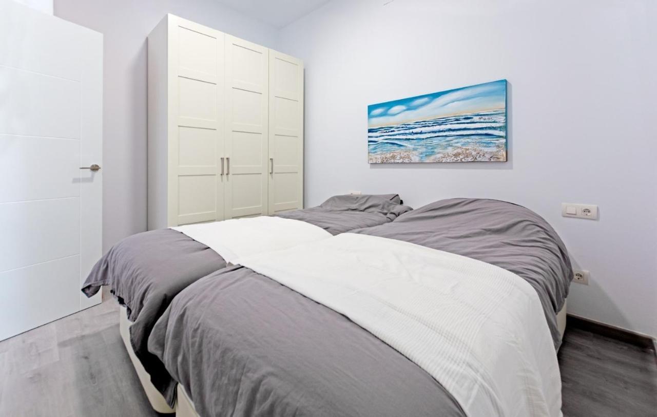 Beach Apartment Montemarcarihuela ตอร์เรโมลิโนส ภายนอก รูปภาพ