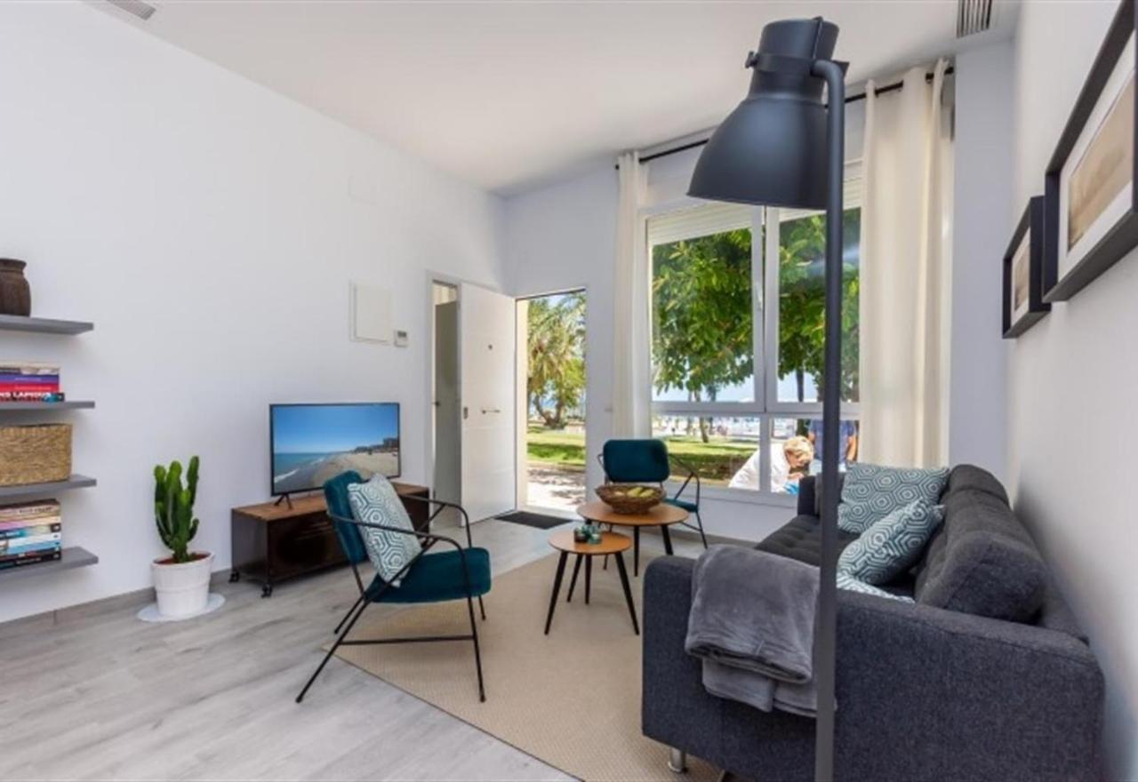 Beach Apartment Montemarcarihuela ตอร์เรโมลิโนส ภายนอก รูปภาพ