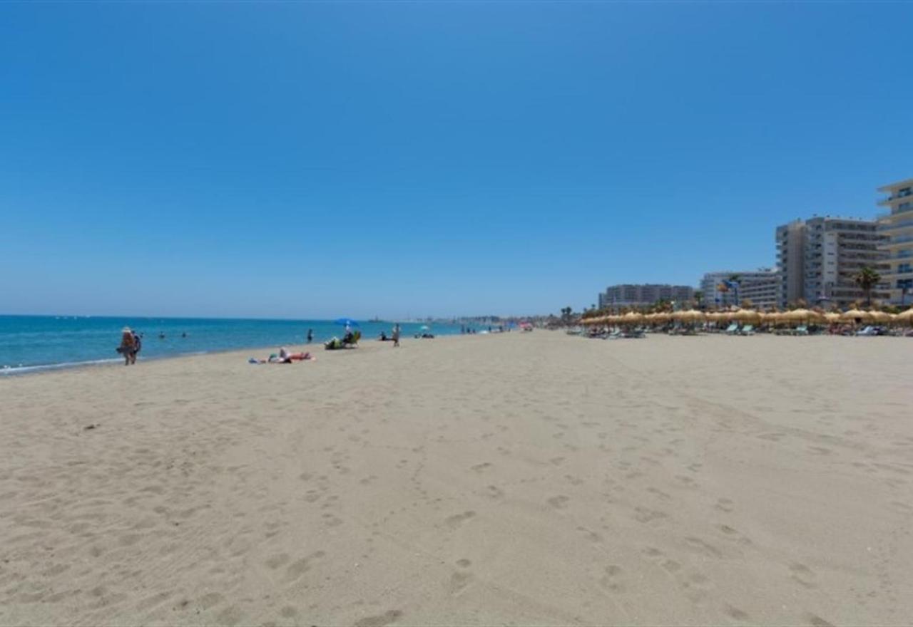 Beach Apartment Montemarcarihuela ตอร์เรโมลิโนส ภายนอก รูปภาพ