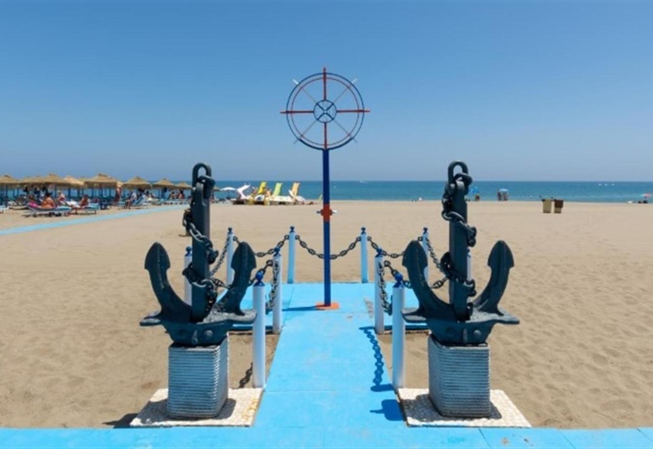 Beach Apartment Montemarcarihuela ตอร์เรโมลิโนส ภายนอก รูปภาพ
