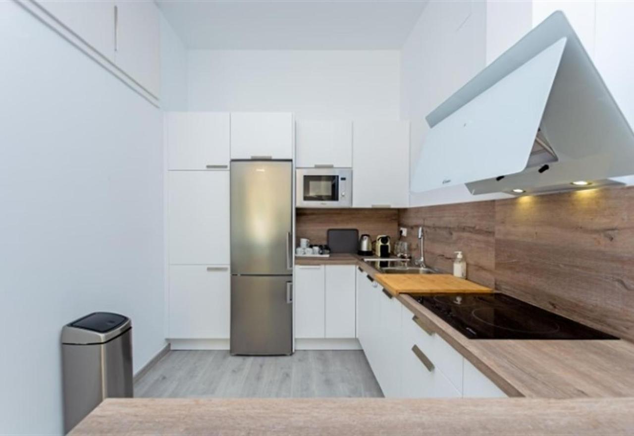 Beach Apartment Montemarcarihuela ตอร์เรโมลิโนส ภายนอก รูปภาพ